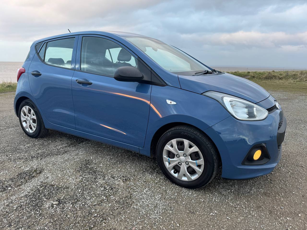 
								Hyundai i10 1.0 S full									