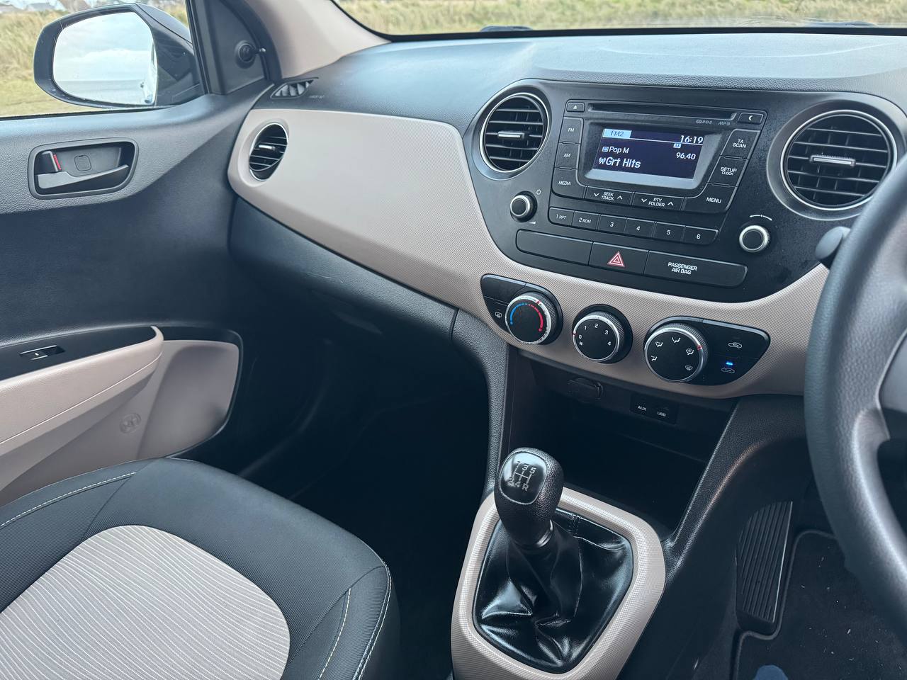
								Hyundai i10 1.0 S full									