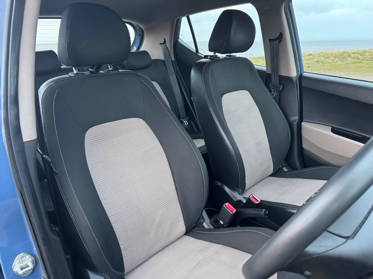 
								Hyundai i10 1.0 S full									