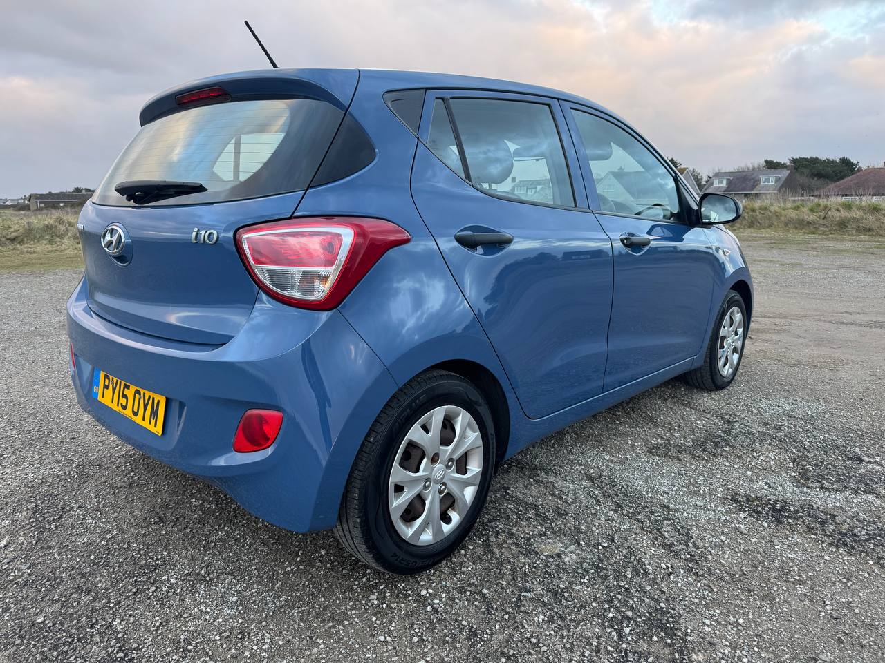 
								Hyundai i10 1.0 S full									