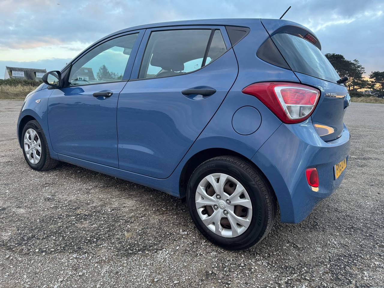
								Hyundai i10 1.0 S full									