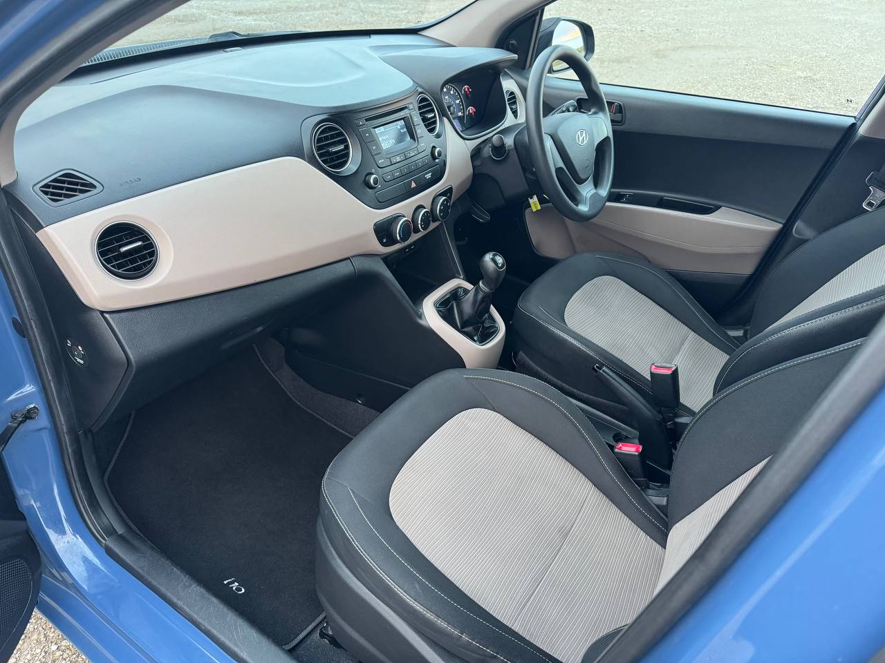 
								Hyundai i10 1.0 S full									