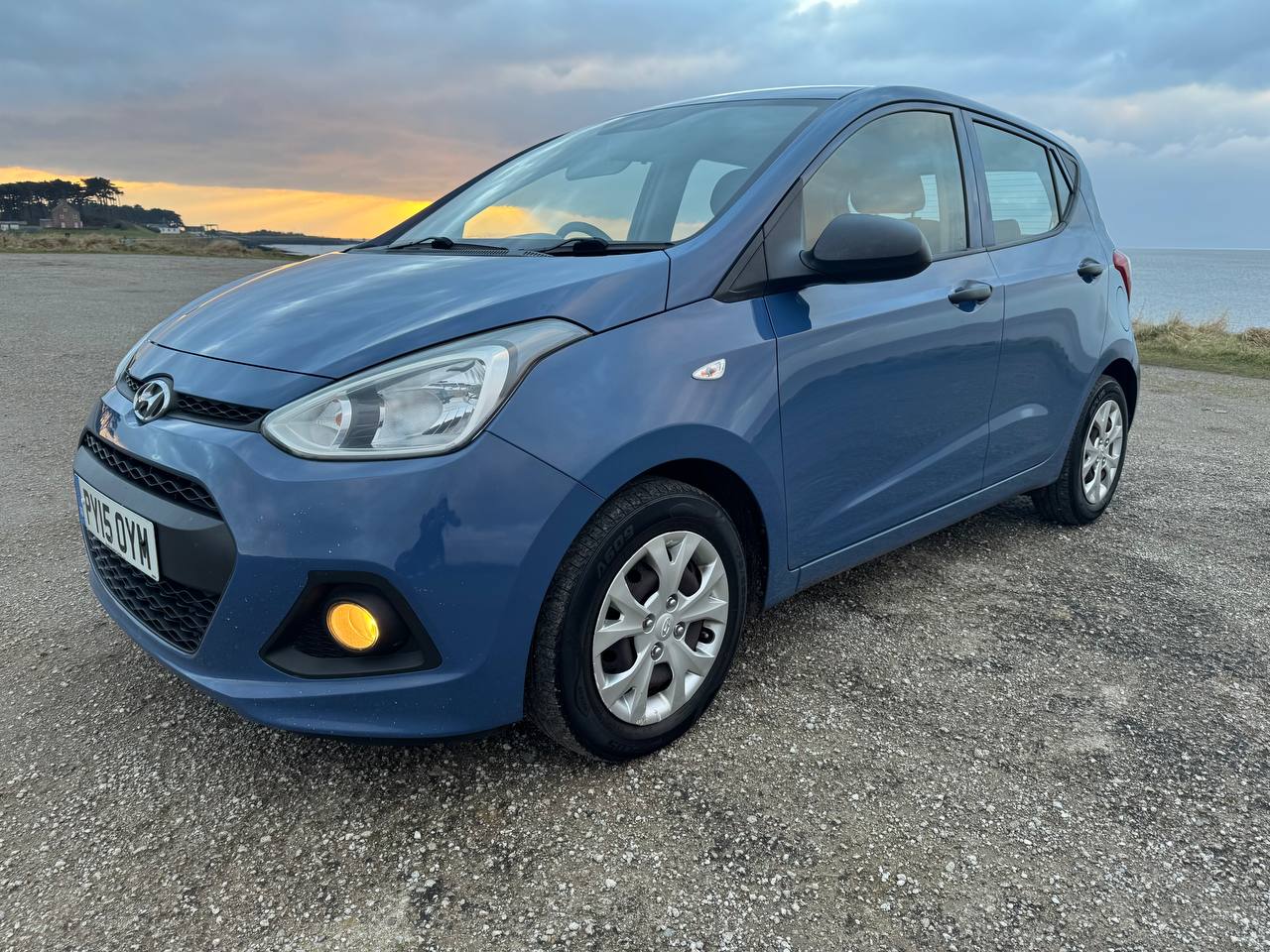 
								Hyundai i10 1.0 S full									