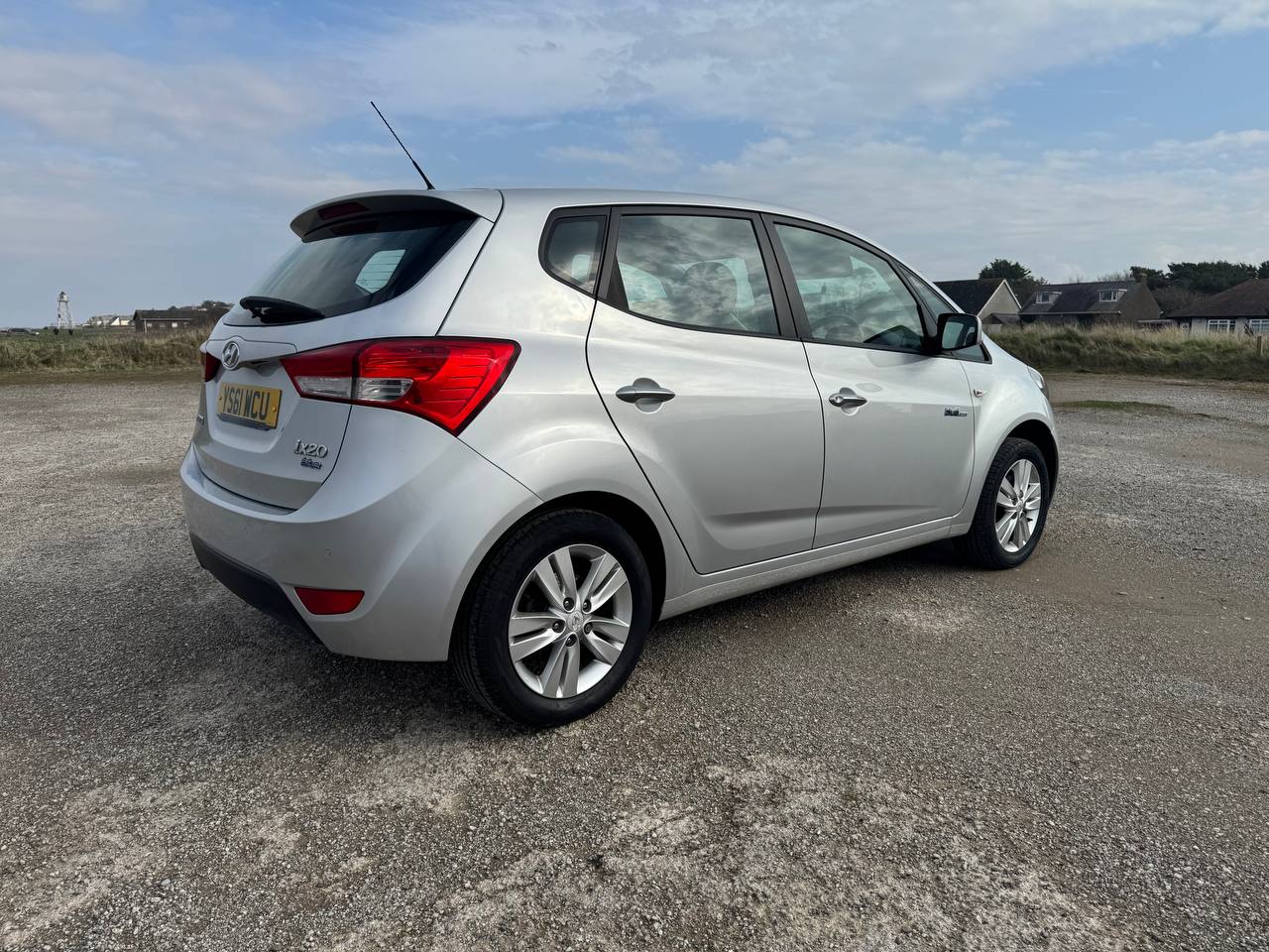 
								Hyundai ix20 1.4 Active full									