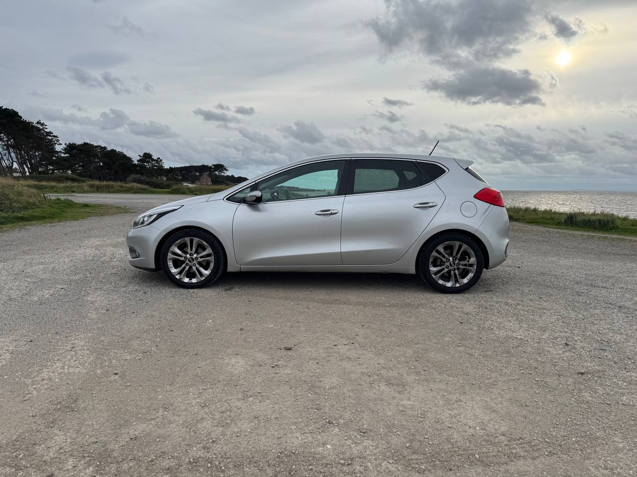 
								2013 Kia Ceed 1.6 GDI Ecodynamics 4, Hatchback, 5dr, Petrol, Manual, 91k Mileage, No Advisories, HPI Clear — LG13GFJ full									